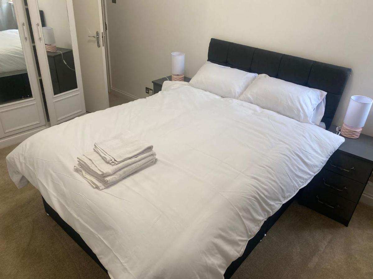 Cozy Two Bedroom Flat In The Heart Of Лондон Екстериор снимка