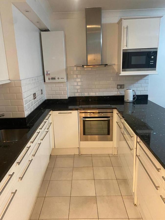 Cozy Two Bedroom Flat In The Heart Of Лондон Екстериор снимка